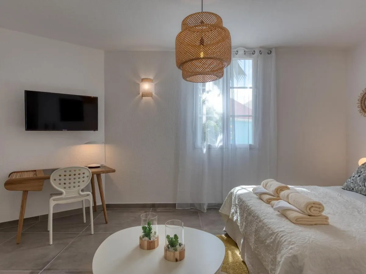 Luxueux Duplex En Bord De Plage Avec Piscine Et Parking A Saint-Martin - Fr-1-734-2 location